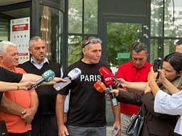 Reagime pas dënimit të Bajroviqit, dëshmitarët: S’pamë drejtësi për Masakrën e Staradranit Reagime pas dënimit të Bajroviqit, dëshmitarët: S’pamë drejtësi për Masakrën e Staradranit