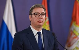 Vuçiqit i dalin përgjimet me Popoviqin, shpërthen me ofendime ndaj Teodosijes dhe Sava Janjiqit Vuçiqit i dalin përgjimet me Popoviqin, shpërthen me ofendime ndaj Teodosijes dhe Sava Janjiqit