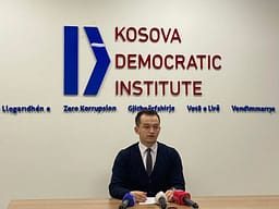 Cakolli: Në Kushtetutë janë së paku 40 afate, vetëm për 8 ka sanksione, me këtë logjikë 80% e afatave nuk janë detyruese Cakolli: Në Kushtetutë janë së paku 40 afate, vetëm për 8 ka sanksione, me këtë logjikë 80% e afatave nuk janë detyruese
