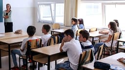 Nis viti i ri shkollor, 25 mijë fëmijë në klasën e parë, 53 shkolla të reja. Shtohen masat për sigurinë Nis viti i ri shkollor, 25 mijë fëmijë në klasën e parë, 53 shkolla të reja. Shtohen masat për sigurinë