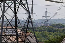 Kompanitë britanike të energjisë në alarm pasi hakerët e lidhur me Iranin mbyllën një termocentral Kompanitë britanike të energjisë në alarm pasi hakerët e lidhur me Iranin mbyllën një termocentral