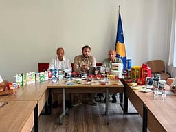 Prodhuesit vendorë: Produktet me vaj palme lejohen të importohen, por ndalohen të prodhohen në Kosovë Prodhuesit vendorë: Produktet me vaj palme lejohen të importohen, por ndalohen të prodhohen në Kosovë