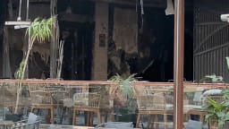 Zjarri në hotelin në Vlorë – operatorët turistikë solidarizohen me pushuesit e prekur, akomodim e veshmbathje falas Zjarri në hotelin në Vlorë – operatorët turistikë solidarizohen me pushuesit e prekur, akomodim e veshmbathje falas