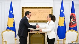 “Teknikë që mbledh vota, por lë pasoja në shoqëri” – Partitë ashpërsojnë diskursin në kohë fushatë “Teknikë që mbledh vota, por lë pasoja në shoqëri” – Partitë ashpërsojnë diskursin në kohë fushatë