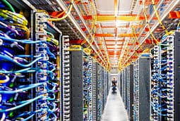 Debati politik për inteligjencën artificiale intensifikohet mes paralajmërimeve për “rrezik katastrofik” Debati politik për inteligjencën artificiale intensifikohet mes paralajmërimeve për “rrezik katastrofik”