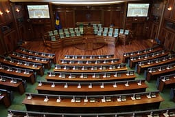 Ngërçi në Kuvend vazhdon, zgjedhja e presidentit në qendër të dialogut politik Ngërçi në Kuvend vazhdon, zgjedhja e presidentit në qendër të dialogut politik