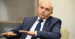Isa Mustafa: Kosova sot krenohet me personalitetet kyçe të UÇK’së, pret që bijtë e saj të kthehen në atdheun e tyre Isa Mustafa: Kosova sot krenohet me personalitetet kyçe të UÇK’së, pret që bijtë e saj të kthehen në atdheun e tyre