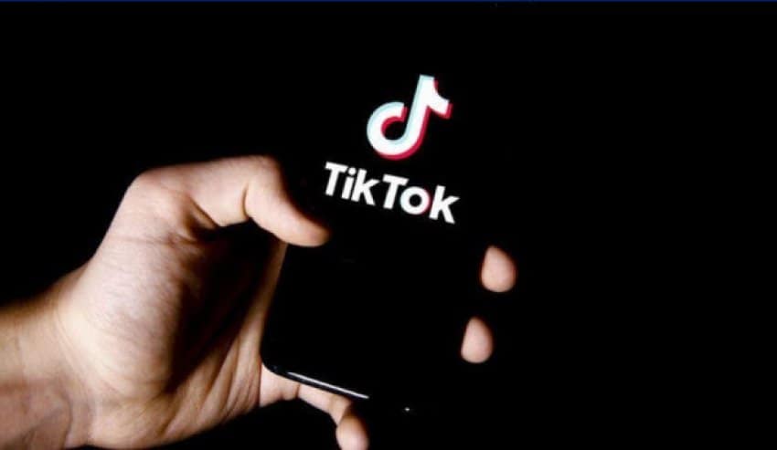 Qindra familje në Francë ngrenë padi kundër TikTok nën dyshimet për “abuzim” Qindra familje në Francë ngrenë padi kundër TikTok nën dyshimet për “abuzim”