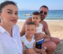 Shkurte Gashi nis pushimet e verës, publikon foto me familjen e saj Shkurte Gashi nis pushimet e verës, publikon foto me familjen e saj