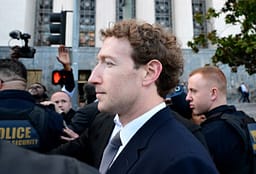 Marrëveshje 18 miliardë dollarëshe dhe Zuckerbergut s’i dridhet syri: Titanëve të teknologjisë duhet t’u hiqet pushteti Marrëveshje 18 miliardë dollarëshe dhe Zuckerbergut s’i dridhet syri: Titanëve të teknologjisë duhet t’u hiqet pushteti