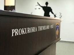 Aktakuzë ndaj dy personave për mashtrim me transplant të veshkës Aktakuzë ndaj dy personave për mashtrim me transplant të veshkës