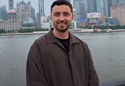 Pas një aksidenti me motor, ndërron jetë TikTokeri Laurent Krasniqi Pas një aksidenti me motor, ndërron jetë TikTokeri Laurent Krasniqi
