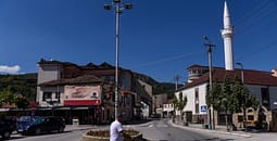 Kongresistët amerikanë vizitojnë Preshevën mes shqetësimeve për të drejtat e shqiptarëve në Serbi Kongresistët amerikanë vizitojnë Preshevën mes shqetësimeve për të drejtat e shqiptarëve në Serbi