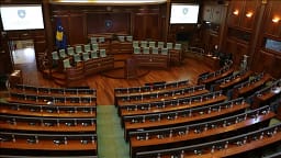 Seanca e 6 gushtit po afron, priten lëvizje në bisedimet politike Seanca e 6 gushtit po afron, priten lëvizje në bisedimet politike