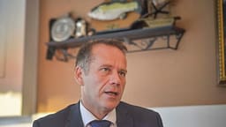 “Qe qysh funksionon ekonomia e tij”: Arifi kritikon Kurtin për marrëveshjen e thëngjillit me Maqedoninë e Veriut “Qe qysh funksionon ekonomia e tij”: Arifi kritikon Kurtin për marrëveshjen e thëngjillit me Maqedoninë e Veriut