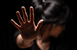 Një në dhjetë fëmijë në Maqedoni, të moshës 12 deri në 17 vjeç, janë ekspozuar ndaj abuzimit seksual në botën digjitale Një në dhjetë fëmijë në Maqedoni, të moshës 12 deri në 17 vjeç, janë ekspozuar ndaj abuzimit seksual në botën digjitale