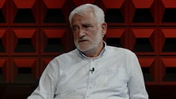 Rrëfimi i rrallë i Menduh Thaçit: Kur hyra në politikë besoja se për gjashtë muaj do t’i zgjidhja problemet Rrëfimi i rrallë i Menduh Thaçit: Kur hyra në politikë besoja se për gjashtë muaj do t’i zgjidhja problemet