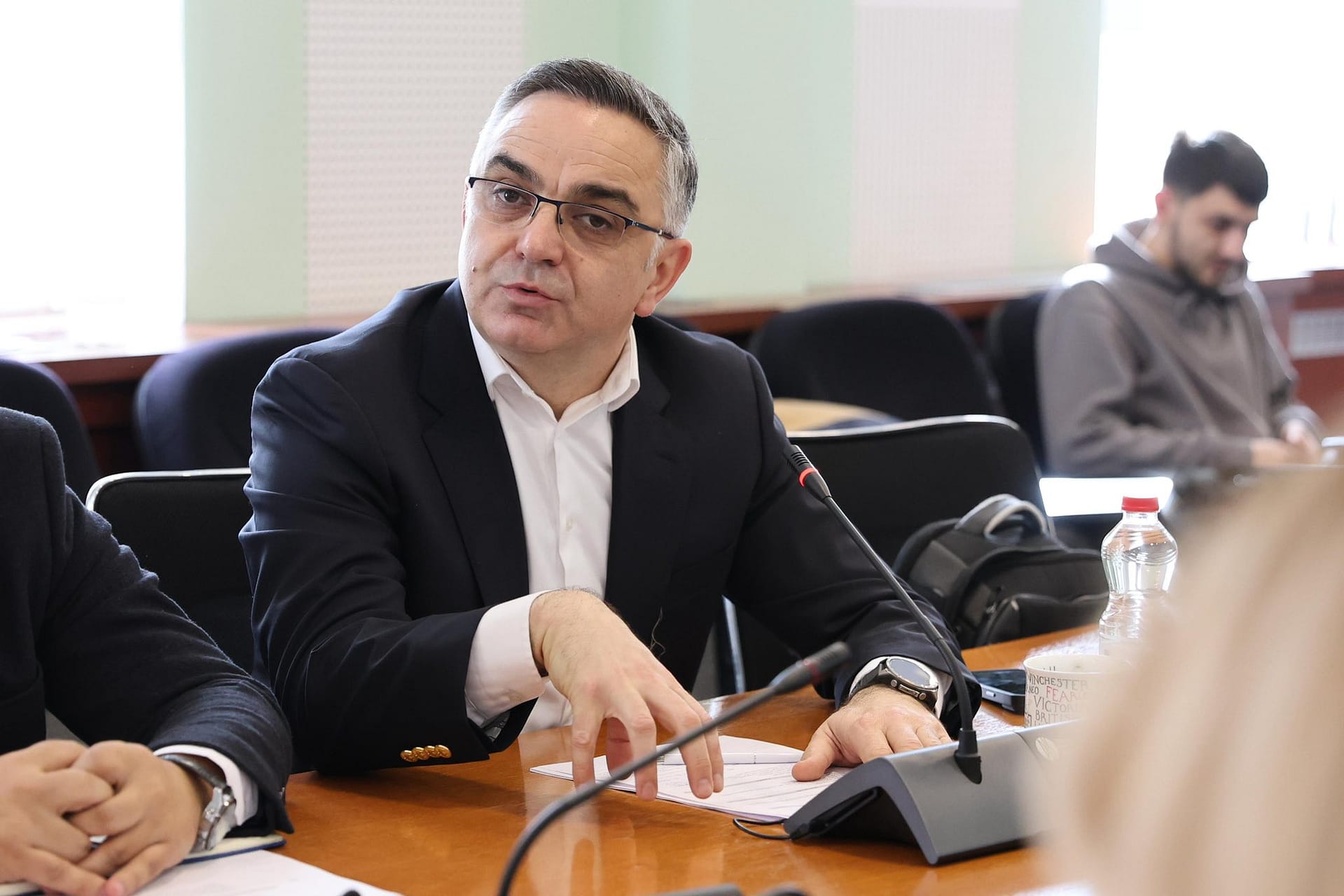 Tahiri i AAK-së: Kjo legjislaturë ka nisur dhe ka përfunduar mbrapsht Tahiri i AAK-së: Kjo legjislaturë ka nisur dhe ka përfunduar mbrapsht