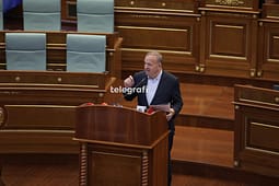 Deputetët e PDK-së sërish në sallën plenare, Reçica: Vandali Kurti nuk mund t’ua marrë deputetëve mandatin, Kuvendi të konstituohet Deputetët e PDK-së sërish në sallën plenare, Reçica: Vandali Kurti nuk mund t’ua marrë deputetëve mandatin, Kuvendi të konstituohet