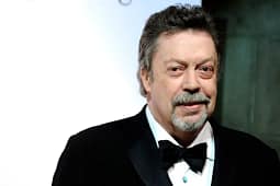Vdes aktori i njohur Tim Curry Vdes aktori i njohur Tim Curry