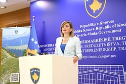 Kusari-Lila kritikon partitë opozitare: Respektoni rezultatin e zgjedhjeve, mos krijoni ngërç politik Kusari-Lila kritikon partitë opozitare: Respektoni rezultatin e zgjedhjeve, mos krijoni ngërç politik