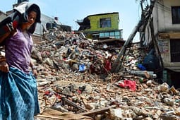 Numri i të vdekurve në Nepal rritet në mbi 900 Numri i të vdekurve në Nepal rritet në mbi 900