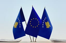 Bllokada institucionale rrezikon mbi 100 milionë euro nga BE-ja, ekspertët: Pasojat prekin ekonominë dhe integrimin Bllokada institucionale rrezikon mbi 100 milionë euro nga BE-ja, ekspertët: Pasojat prekin ekonominë dhe integrimin