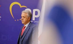 Hamiti: S’e kam dëgjuar ndonjë zyrtar të VV-së të jetë shprehur kundër shkeljes së Kushtetutës Hamiti: S’e kam dëgjuar ndonjë zyrtar të VV-së të jetë shprehur kundër shkeljes së Kushtetutës