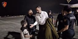 Pesë shqiptarë riatdhesohen nga Siria Pesë shqiptarë riatdhesohen nga Siria
