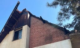 Familja Berisha dyshon se zjarri në shtëpinë e tyre në Zveçan ishte i qëllimshëm Familja Berisha dyshon se zjarri në shtëpinë e tyre në Zveçan ishte i qëllimshëm