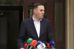 Abdixhiku pas takimit me Kurtin: Jemi shumë larg marrëveshjes Abdixhiku pas takimit me Kurtin: Jemi shumë larg marrëveshjes