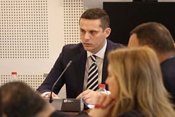 Gruda: Juridikisht gabim krahasimi i situatës së sotme në Kuvend me vitin 2014, atëherë s’kishte aktgjykim për afatin e konstituimit Gruda: Juridikisht gabim krahasimi i situatës së sotme në Kuvend me vitin 2014, atëherë s’kishte aktgjykim për afatin e konstituimit