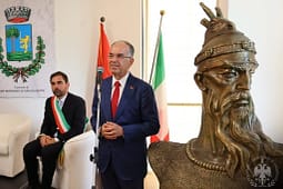Begaj: Arbëreshët, ura e gjallë e miqësisë historike shqiptaro-italiane Begaj: Arbëreshët, ura e gjallë e miqësisë historike shqiptaro-italiane