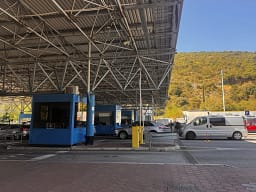 Arrestohet në kufirin Kroaci-Mali i Zi një kosovar i kërkuar nga Interpoli, Serbia e akuzon për krime lufte Arrestohet në kufirin Kroaci-Mali i Zi një kosovar i kërkuar nga Interpoli, Serbia e akuzon për krime lufte