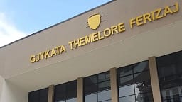 30 ditë paraburgim për të miturin e dyshuar për rrahje dhe dëmtim të pasurisë 30 ditë paraburgim për të miturin e dyshuar për rrahje dhe dëmtim të pasurisë