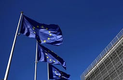 Komisioni Europian propozon kufizimin e të drejtave për anëtarët e ardhshëm të BE-së Komisioni Europian propozon kufizimin e të drejtave për anëtarët e ardhshëm të BE-së