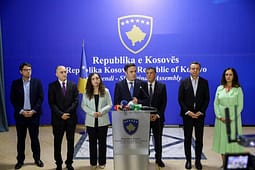 Abdixhiku pas marrëveshjes me LVV-në: Shteti është më i rëndësishëm se çdo interes partiak Abdixhiku pas marrëveshjes me LVV-në: Shteti është më i rëndësishëm se çdo interes partiak