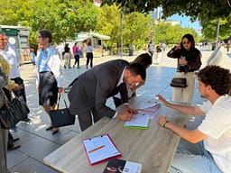 Vazhdon mbledhja e nënshkrimeve për ndryshimin e Kodit Penal, nismën e mbështesin edhe deputetët e PDK-së Vazhdon mbledhja e nënshkrimeve për ndryshimin e Kodit Penal, nismën e mbështesin edhe deputetët e PDK-së