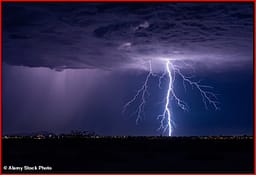 Alarm për stuhi të fuqishme në Mesdhe: Breshër i madh, përmbytje dhe tornado të mundshme Alarm për stuhi të fuqishme në Mesdhe: Breshër i madh, përmbytje dhe tornado të mundshme