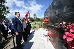 Haxhiu përkujton viktimat e Qyshkut, Zahaqit dhe Pavlanit në 27-vjetorin e masakrës Haxhiu përkujton viktimat e Qyshkut, Zahaqit dhe Pavlanit në 27-vjetorin e masakrës