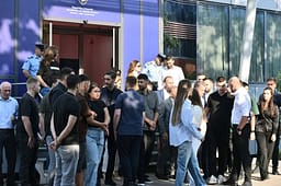 “Albin Kurti ndaleni bllokadën”, PDK-ja vazhdon protestën para Qeverisë “Albin Kurti ndaleni bllokadën”, PDK-ja vazhdon protestën para Qeverisë