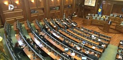 Pezullohet edhe vazhdimi i seancës, kërkohet marrëveshje me opozitën Pezullohet edhe vazhdimi i seancës, kërkohet marrëveshje me opozitën