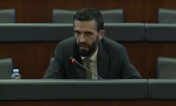 Eman Rrahmani: I japin para Dioqezës së Rashkës, para organizatave serbe, tokë Manastirit, në fund VV flet për patriotizëm Eman Rrahmani: I japin para Dioqezës së Rashkës, para organizatave serbe, tokë Manastirit, në fund VV flet për patriotizëm