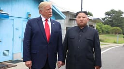 Trump thotë se SHBA-ja do të reduktojë ndjeshëm stërvitjet ushtarake me Korenë e Jugut Trump thotë se SHBA-ja do të reduktojë ndjeshëm stërvitjet ushtarake me Korenë e Jugut