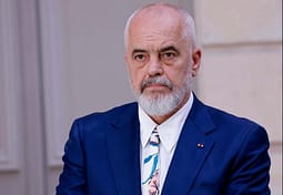 “Po më merr Putini në telefon”, Rama batuta dhe mesazhe nga Italia teksa flet për integrimin e Shqipërisë në BE “Po më merr Putini në telefon”, Rama batuta dhe mesazhe nga Italia teksa flet për integrimin e Shqipërisë në BE