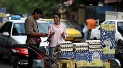 Lufta e zhyt Iranin më thellë në krizë ekonomike Lufta e zhyt Iranin më thellë në krizë ekonomike