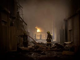Dronët ukrainas godasin terminalin në Rusi Dronët ukrainas godasin terminalin në Rusi