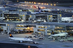Alarm në aeroportin e Frankfurtit: Gjashtë punonjës infektohen me malarie, dy humbin jetën Alarm në aeroportin e Frankfurtit: Gjashtë punonjës infektohen me malarie, dy humbin jetën