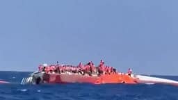 Shtatë të vdekur dhe 23 të zhdukur pasi një anije u përmbys në brigjet e Qipros Veriore Shtatë të vdekur dhe 23 të zhdukur pasi një anije u përmbys në brigjet e Qipros Veriore