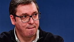 Vuçiq kundërshton lëvizjen e KFOR-it në urën e Ibrit: Do të bisedoj me shefin e Ushtrisë serbe Vuçiq kundërshton lëvizjen e KFOR-it në urën e Ibrit: Do të bisedoj me shefin e Ushtrisë serbe